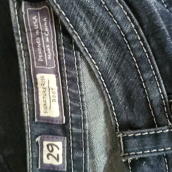 Miss Me 29 signature rise boot cut jean, fancy pockets - Picture 2 of 3